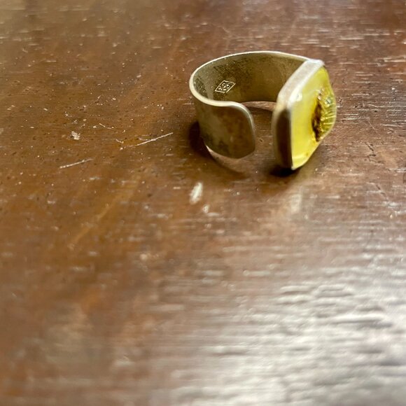 VTG Sterling Silver Modernist Ring with Yellow Resin Sz 7 Adjustable - Picture 2 of 7